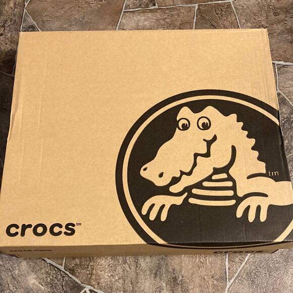 New in Box Crocs Adela Fold-over Fuzz Booties In MAHOGANY Sz 5 - Picture 7 of 8